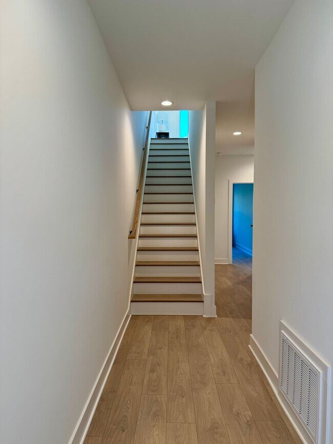 Photo - 621 Walnut Hts Dr