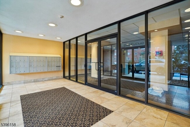 Photo - 1 Euclid Ave Unit 5B