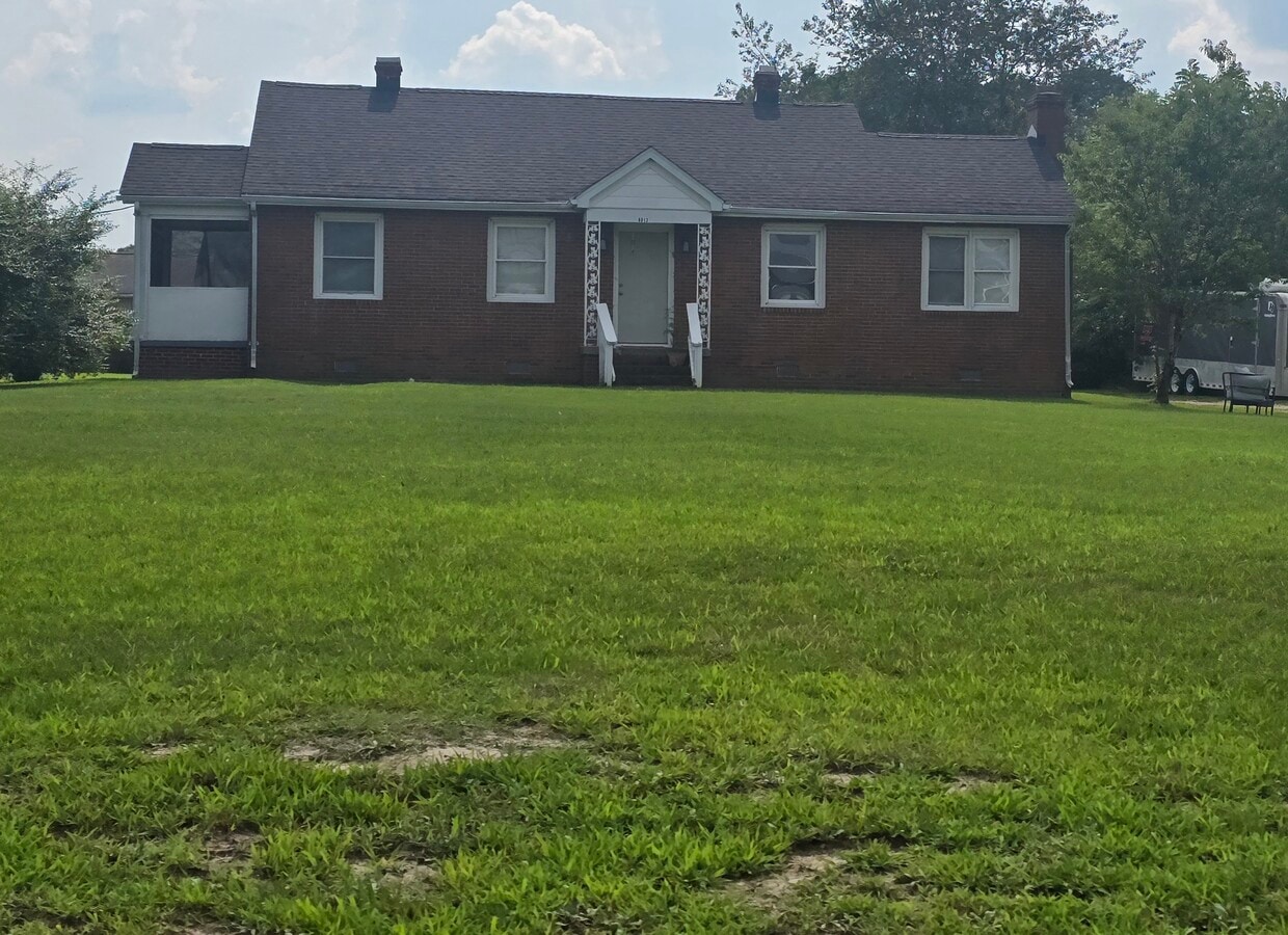 Photo - 8013 Walnut Grove Rd House