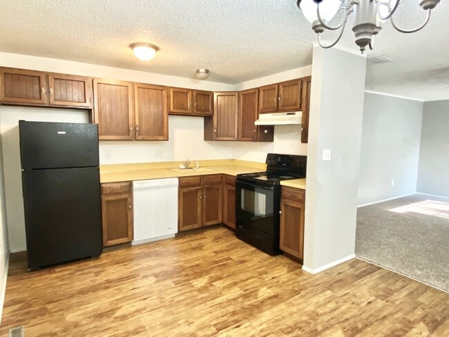 Photo - 562-564 Jocelyn Drive Unit 564