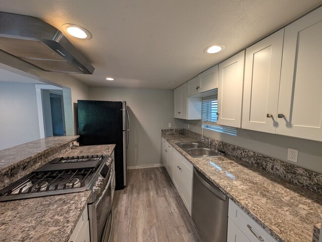 Building Photo - 625 E 5th Ave Unit 629 E. 5th Ave