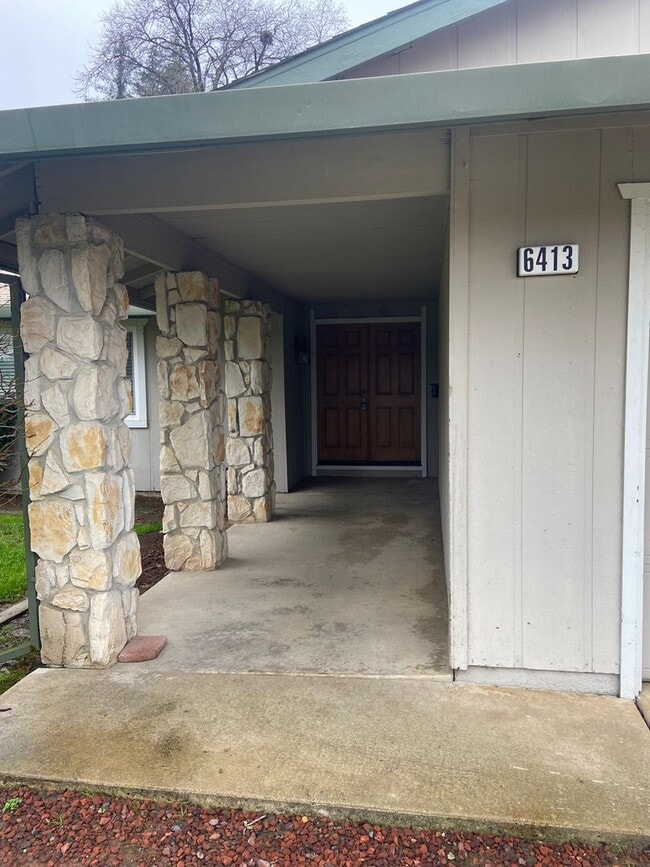 Photo - Super clean! 3 Bdrm, 2 Bath near Greenback & Trajan