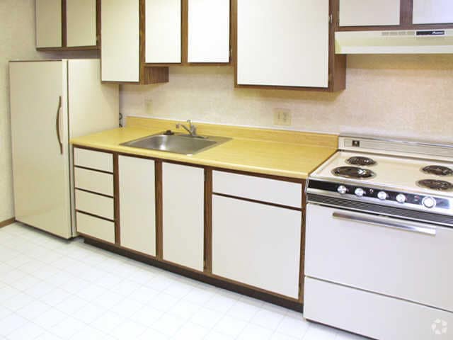 Kitchen - Brunswick Apartments