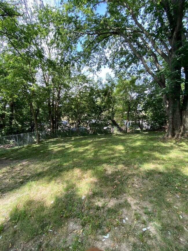 Photo - 2 Bedroom on the East Side - Fenced In Back Yard