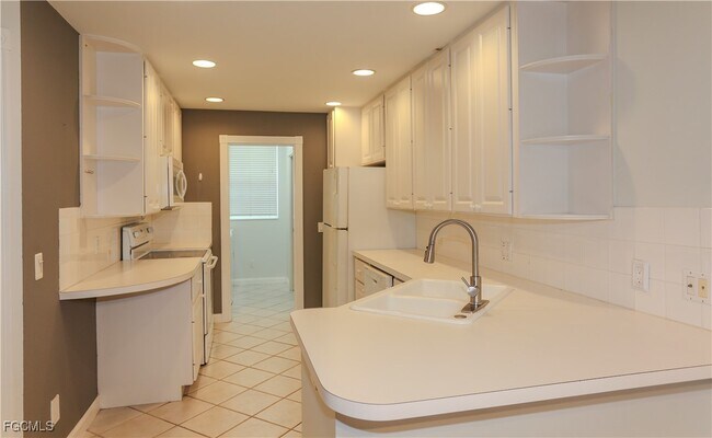 Photo - 5823 Cove Cir Unit 8