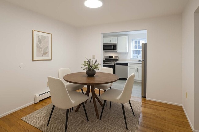 1BR, 1BA - 786 SF - Dining Room - Virtually Staged