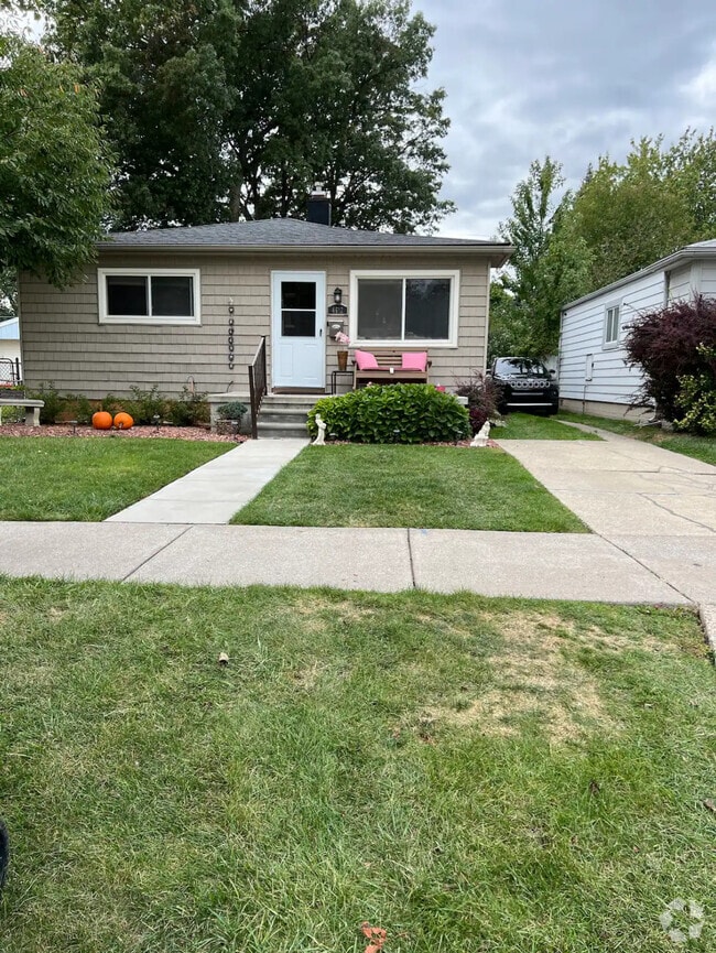 Building Photo - 4612 Kingston St Rental