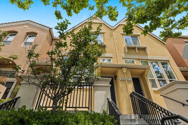 Photo - SUNNY TOWNHOME NEAR TRAILS STYLISH, FUNCTIONAL, & VERY ACCESSIBLE