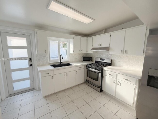Photo - 5911 SW 6th St Unit 2