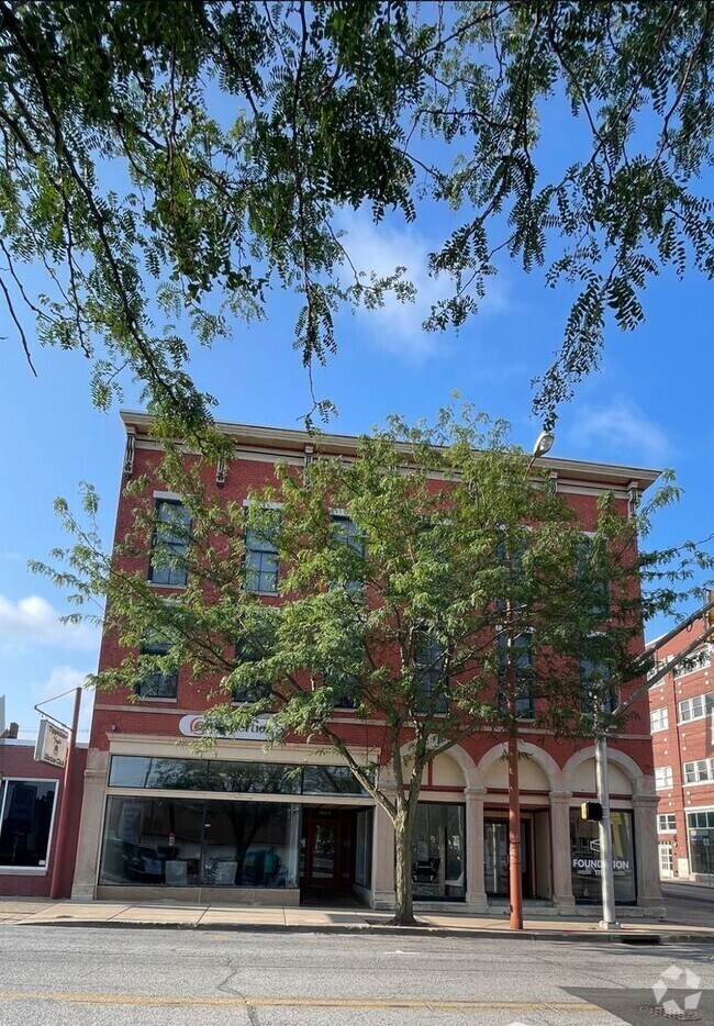 Building Photo - UPSCALE DOWNTOWN CONDO Unit 3G