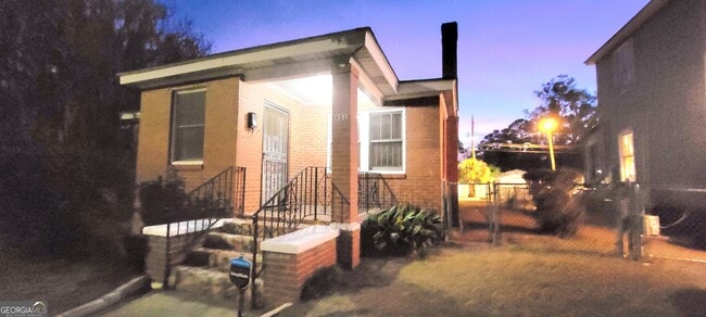 Photo - 651 W 42nd St