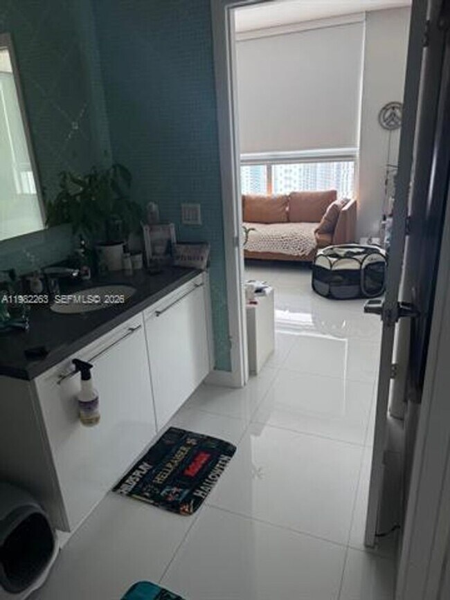 Photo - 90 SW 3rd St Unidad 90 SW 3rd St # 3203