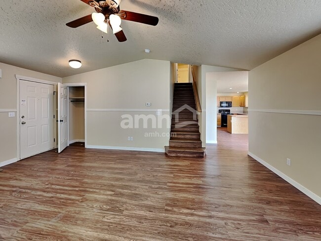 Photo - 634 Driftwood Ln