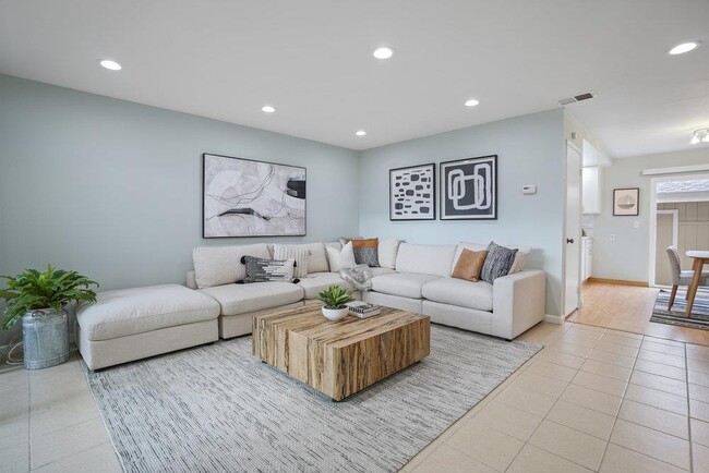 Photo - 842 Juno Ln Townhome