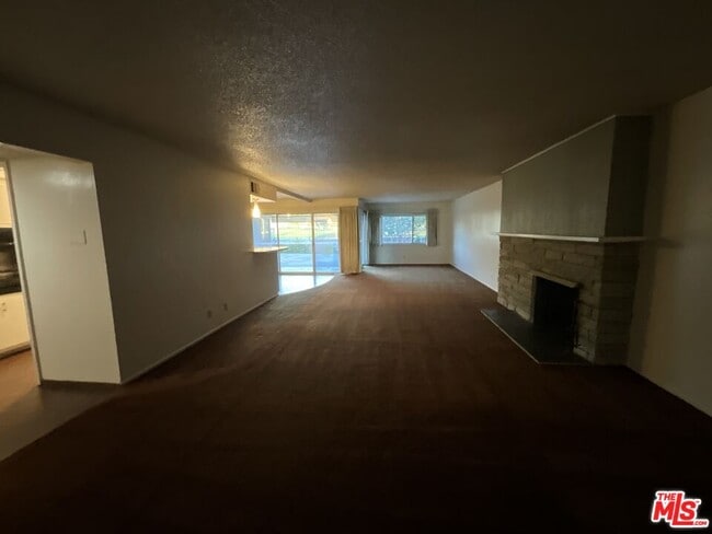 Photo - 46165 Burroweed Ln