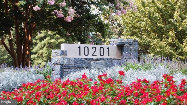 Building Photo - 10201 Grosvenor Pl Unit 1021 Rental