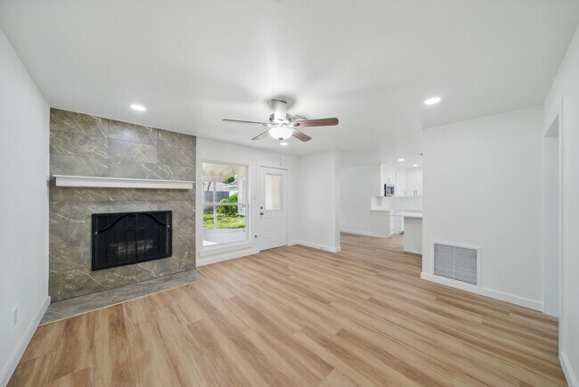 Photo - 9711 Derrik Dr