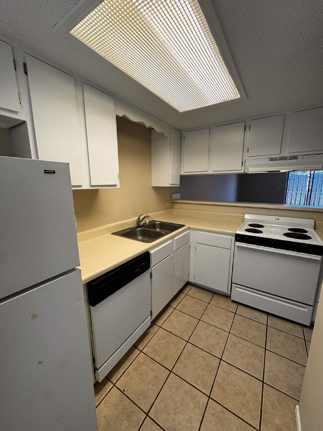 Photo - 1818 S 13th Pl