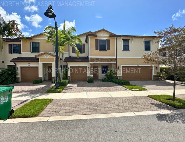 Building Photo - Stylish 3-Bedroom Home with Pool, Garage &...