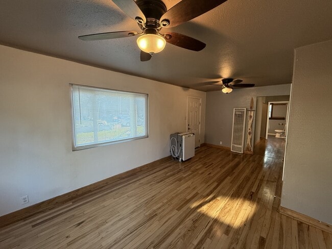 Photo - 620 W 4th Ave