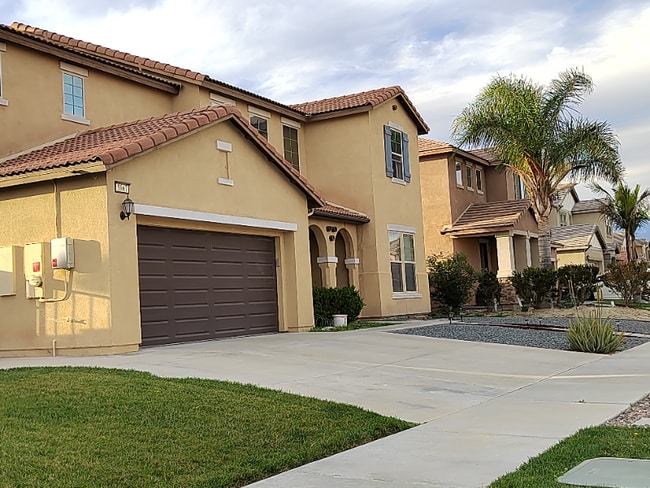 Building Photo - 5867 Berryhill Dr Rental