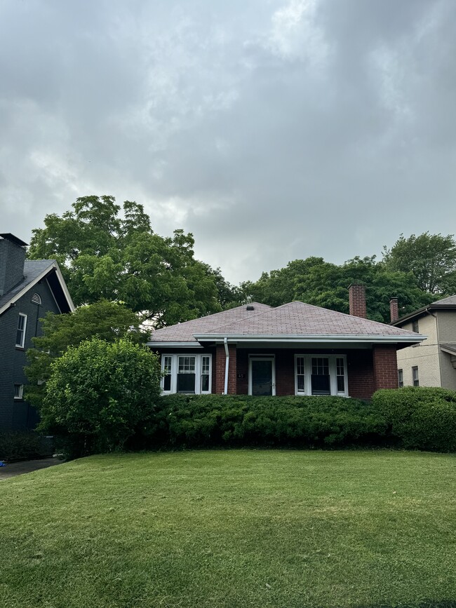 Location! Location! Easy living in the heart of Ft. Thomas. - 45 Hartweg Ave House
