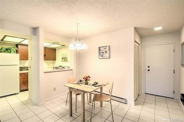 Building Photo - 14630 NE 32nd St Unit 5E