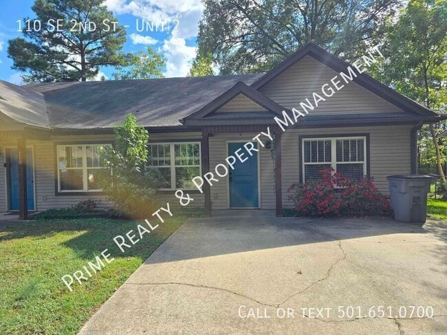 Building Photo - 110 SE 2nd St Unit 2