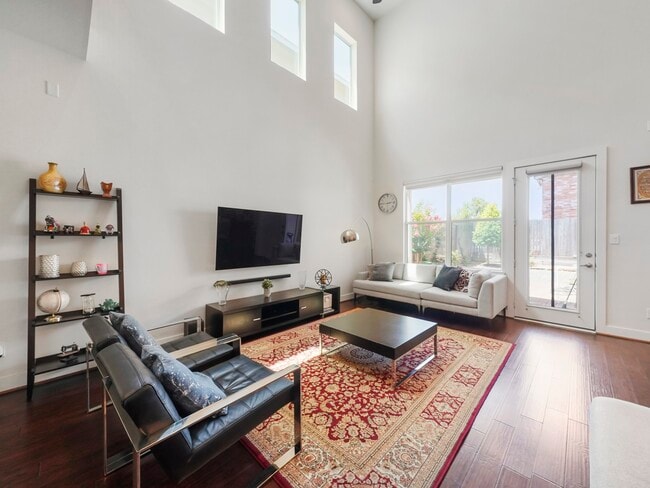 Photo - 9516 Cedarpost Square St