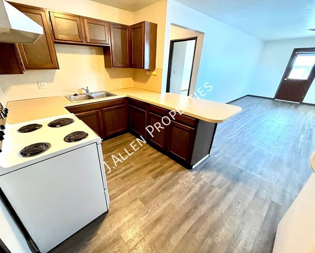 Building Photo - 607 W Michigan Ave Unit -1