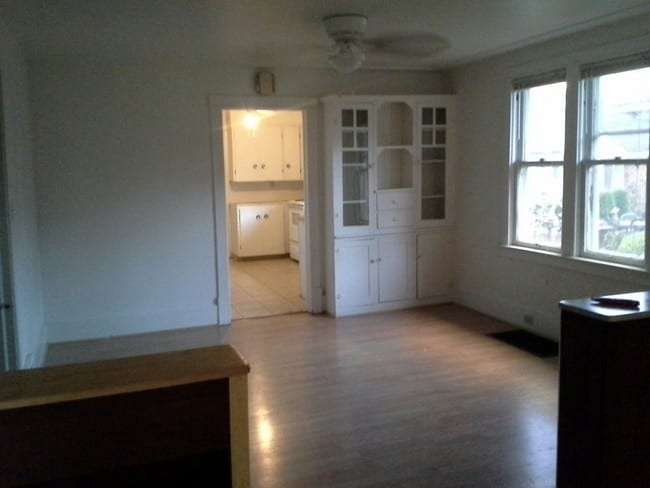 Building Photo - 770 Cottage St NE