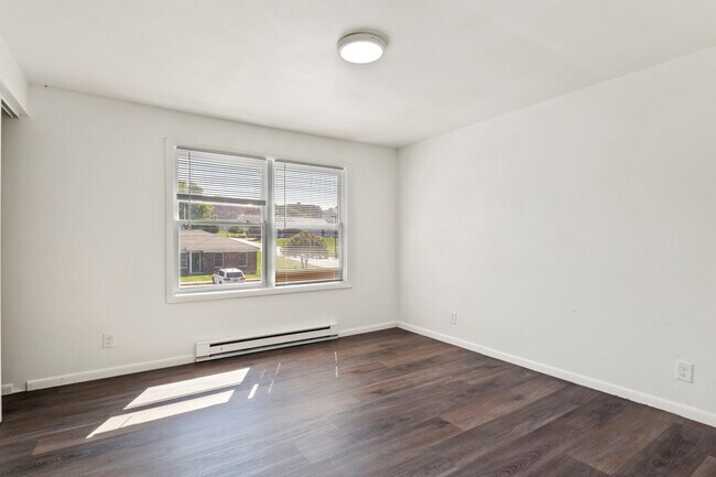 2BR/2BA Bedroom
