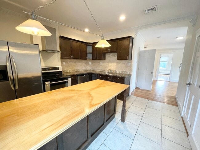 Photo - 92 L St Unit 3