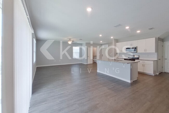 Photo - 32221 Edson Ave