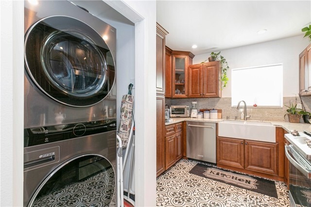 Building Photo - 1236 N Columbus Ave Unit 37