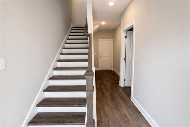 Photo - 1375 Walking Wy