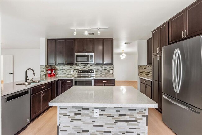 Photo - 2005 Jasper Ln