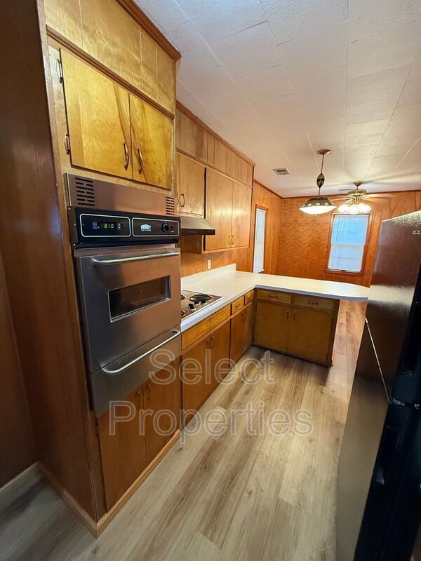 Photo - 1600 W Nettleton Ave