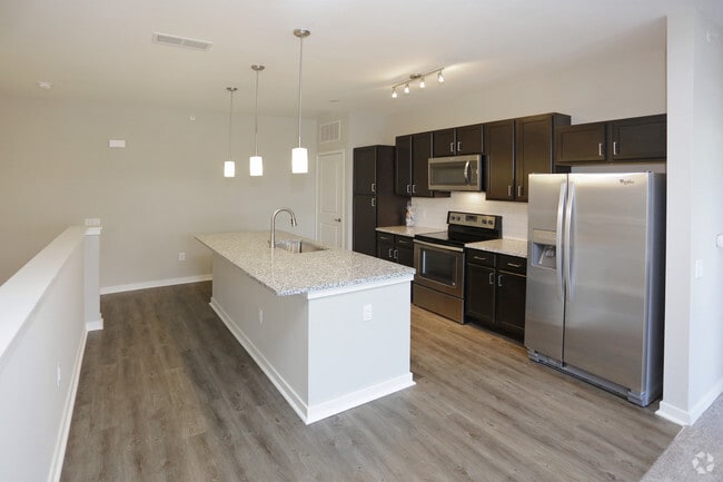 1BR, 1BA - 930 SF