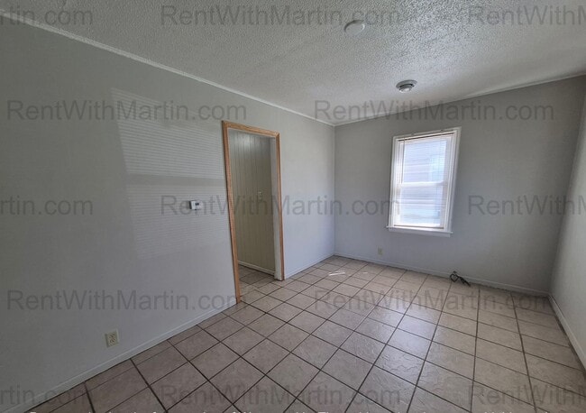 Photo - FOR RENT- 2 bedrooms on Ackermant! Pets Ok!