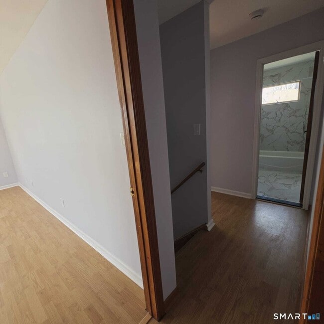 124 Geddes Terrace Unidad Left