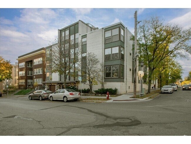 Building Photo - 821 Douglas Ave Unit 105 Rental
