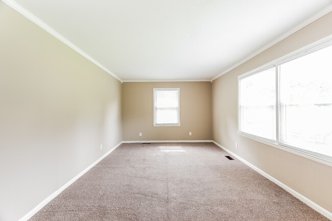 Photo - 109 Howle Ave