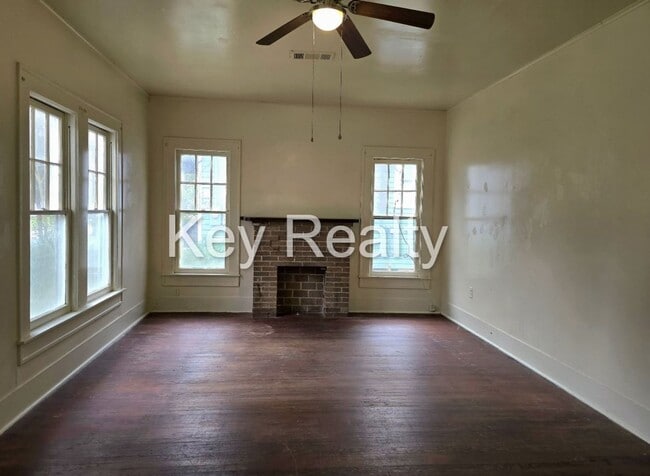 Photo - 2216 Olive St