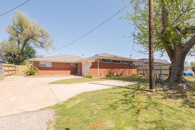 Photo - 5911 NW 30th St