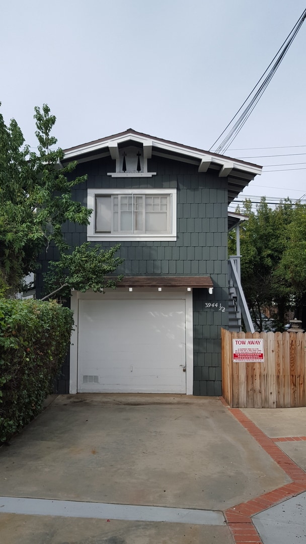 Building Photo - 3808 1/2-3944-3942 Third Ave Unit 3944 1/2