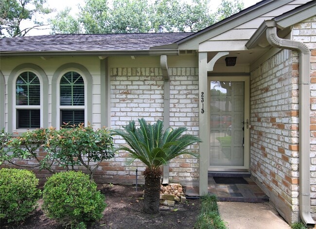 Photo - 2315 Eaglerock Dr
