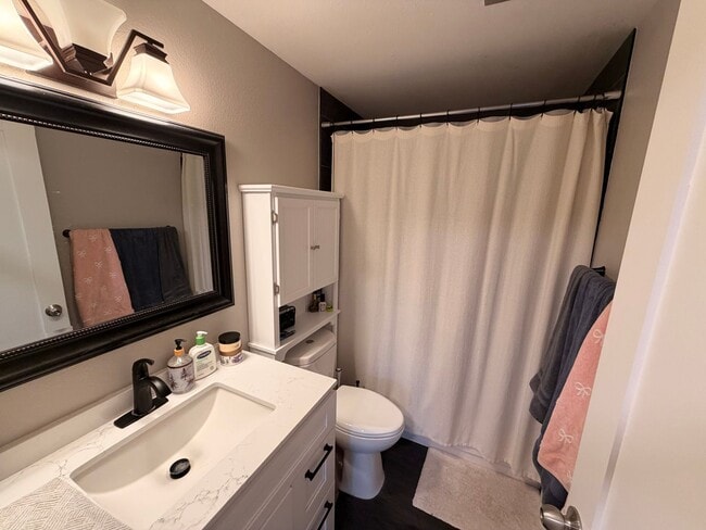 Photo - Fully Furnished 2 bed, 1 bath w/ Garage in Puyallup!