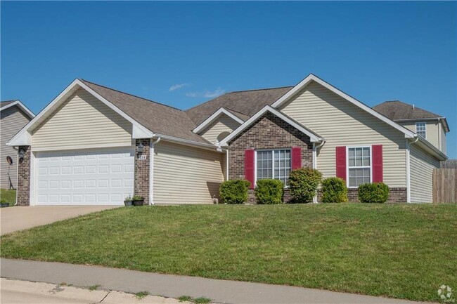 Building Photo - Home in Pioneer Ridge – Pet Friendly & Min...