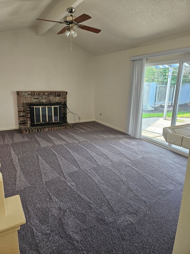 Photo - NICE UPDATED HOME IN SACRAMENTO!!